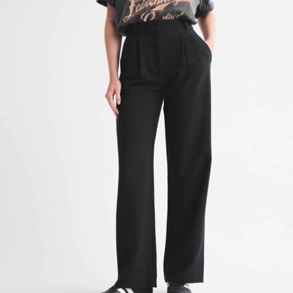 A&F Tailored Wide Leg Pant